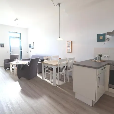 55 Strandnest 2 Strandburg App.0.2 Links Burgtiefe auf Fehmarn