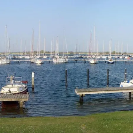 55 Strandnest 2 Strandburg App.0.2 Links Burgtiefe auf Fehmarn