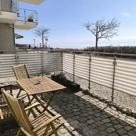 55 Strandnest 2 Strandburg App.0.2 Links * Burgtiefe auf Fehmarn